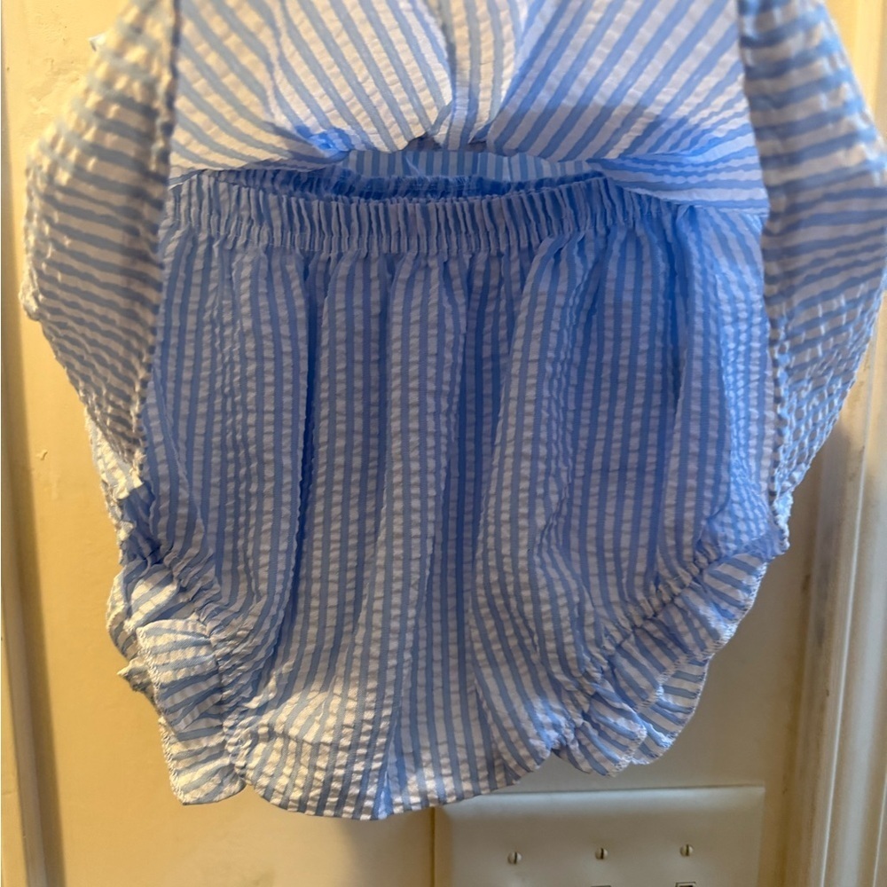 New Seersucker Bow Diaper Set - Picture 7 of 9
